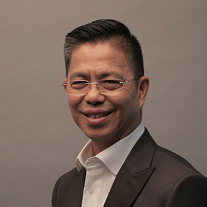 Pdt. Hengky So - Pengkhotbah Gereja Mawar Sharon