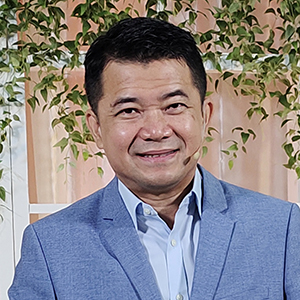 Pdt. Arif Multi - Pengkhotbah Gereja Mawar Sharon